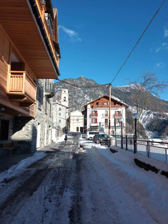 Apartament Grazioso Trilocale Con Ampia Terrazza Chiesa in Valmalenco Włochy